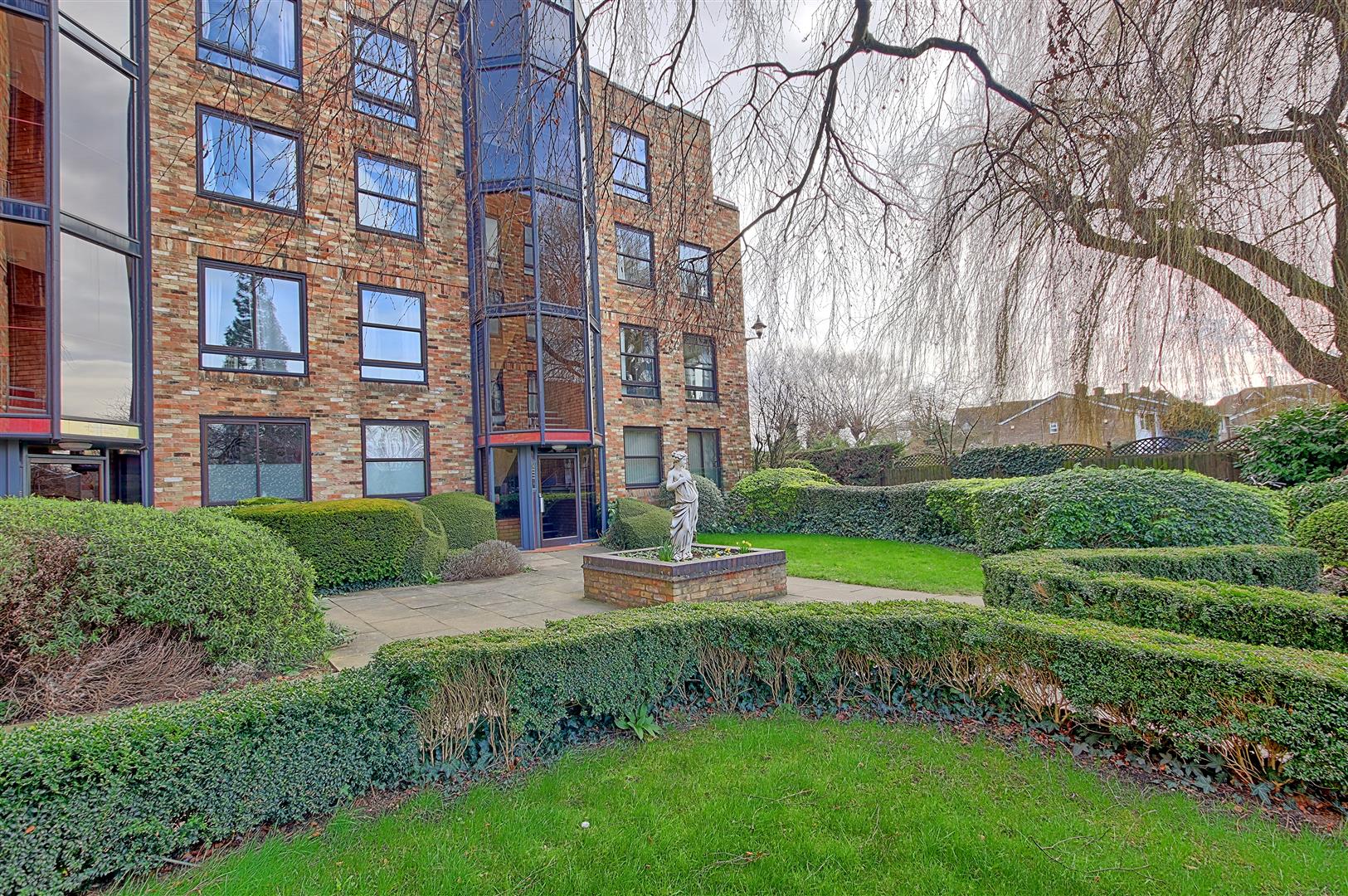 Midsummer Court, Manhattan Drive, Cambridge